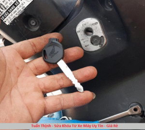 sửa khóa từ xe máy