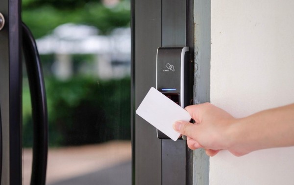 khóa cửa thẻ từ