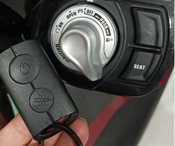 không vặn được cụm công tắc