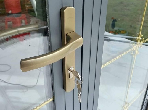 khóa tay gạt cửa nhôm
