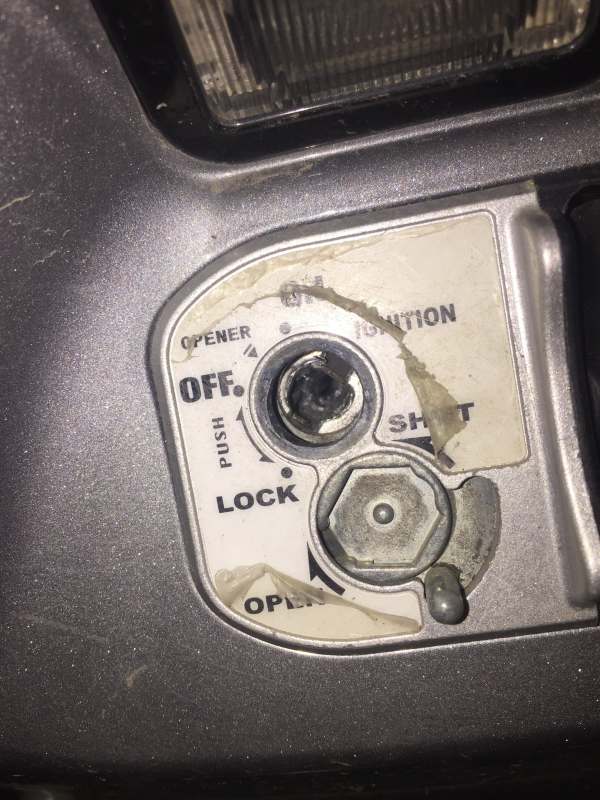 ổ khóa bị hư hỏng nặng