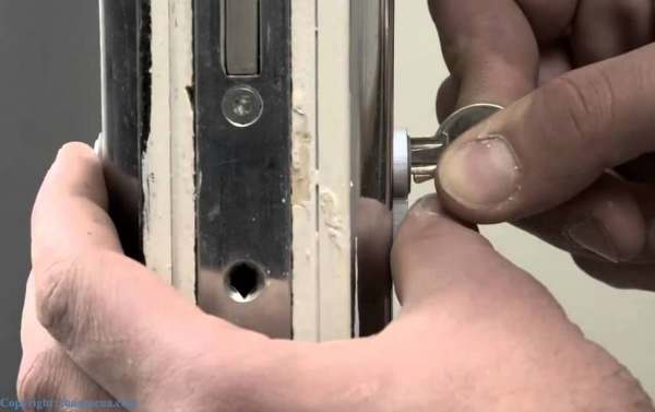 khắc phục tình trạng chìa bị kẹt