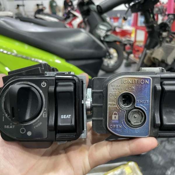 thay ổ khóa smartkey honda