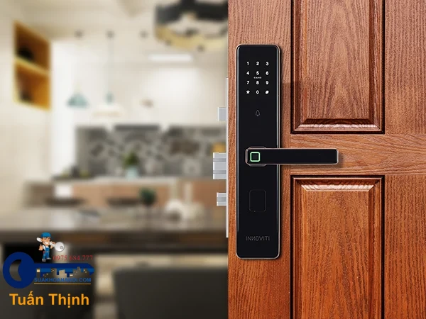 hướng dẫn lắp đặt khóa cửa thông minh trên cửa gỗ